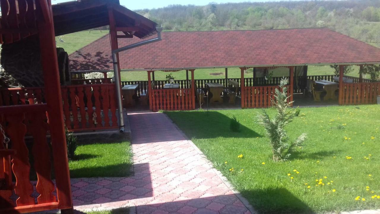 Casa Leonardo Hotel Hátszeg Kültér fotó